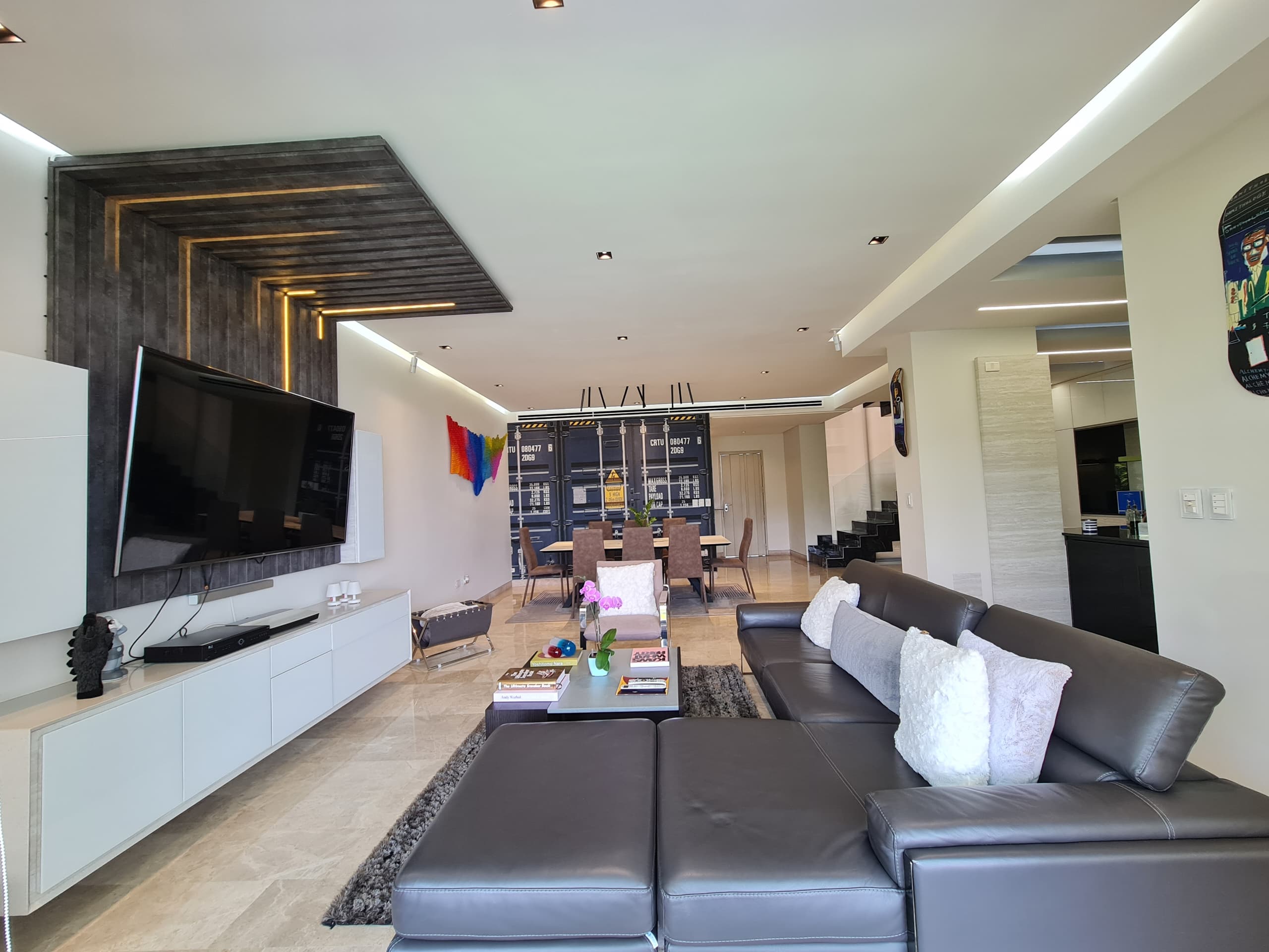 Semi-furnished Townhouse in Cumbres de Guataparo-Valencia